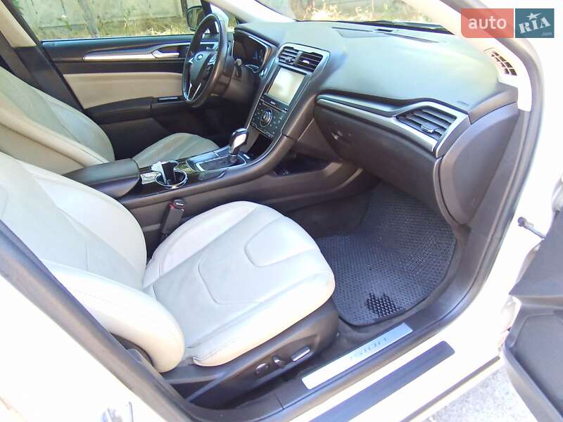 Седан Ford Fusion 2015 в Миколаєві
