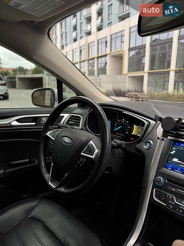 Седан Ford Fusion 2018 в Львові