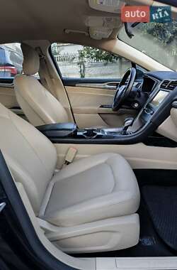 Седан Ford Fusion 2014 в 