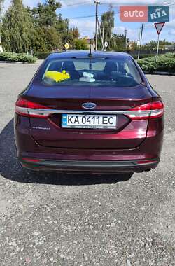 Седан Ford Fusion 2016 в 