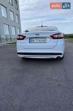 Седан Ford Fusion 2016 в 