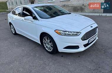 Седан Ford Fusion 2016 в 
