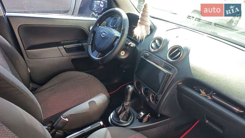Хэтчбек Ford Fusion 2008 в Харькове
