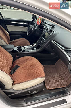 Седан Ford Fusion 2014 в 