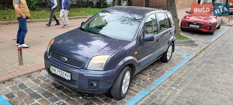 Хетчбек Ford Fusion 2010 в Києві