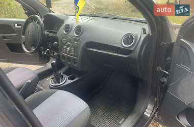 Хэтчбек Ford Fusion 2008 в 