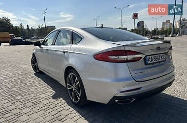 Седан Ford Fusion 2018 в 
