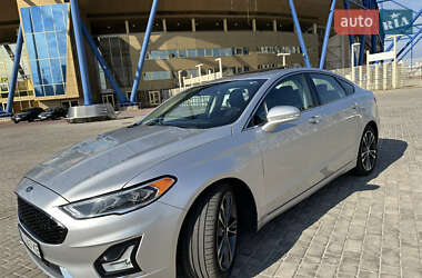 Седан Ford Fusion 2018 в 