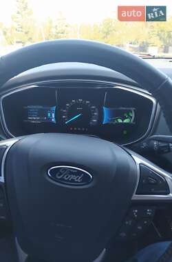Седан Ford Fusion 2014 в 