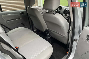 Хетчбек Ford Fusion 2005 в 
