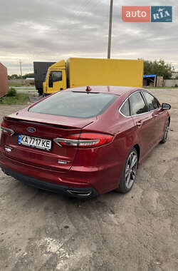 Седан Ford Fusion 2019 в 