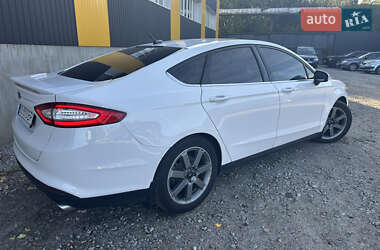 Седан Ford Fusion 2015 в 