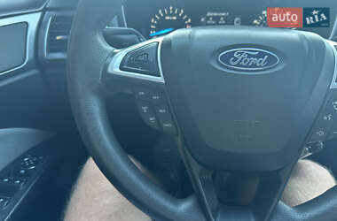 Седан Ford Fusion 2015 в 