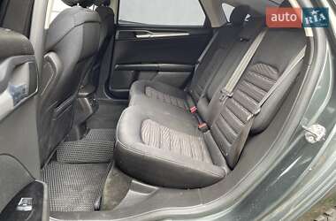 Седан Ford Fusion 2015 в 