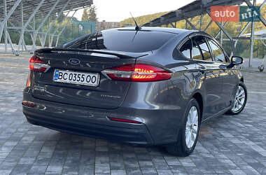 Седан Ford Fusion 2018 в 