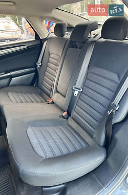 Седан Ford Fusion 2018 в 