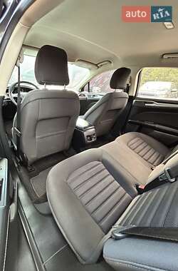 Седан Ford Fusion 2018 в 