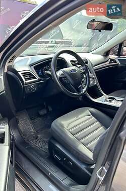 Седан Ford Fusion 2018 в 