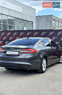 Седан Ford Fusion 2018 в 