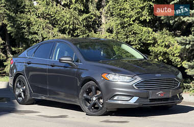 Седан Ford Fusion 2018 в 