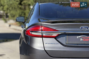 Седан Ford Fusion 2018 в 