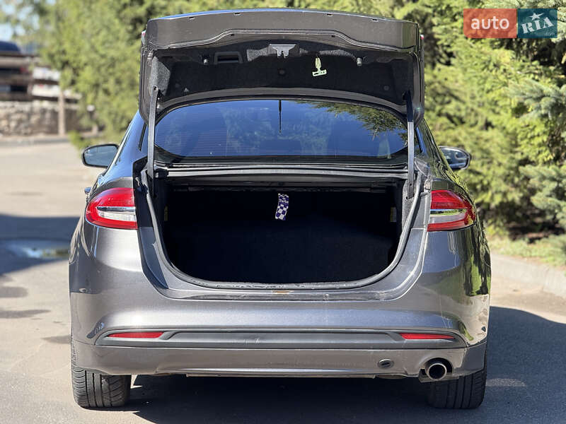 Седан Ford Fusion 2018 в Тернополі