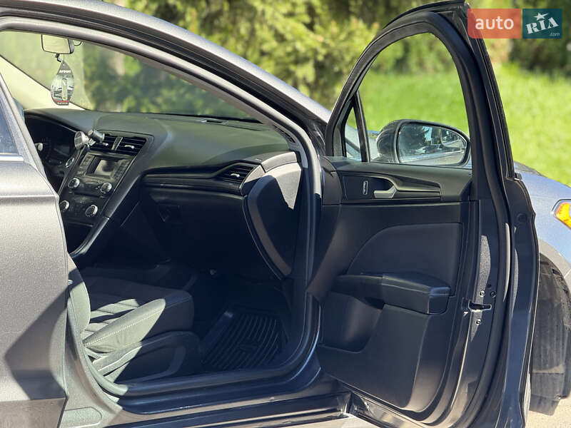 Седан Ford Fusion 2018 в Тернополі
