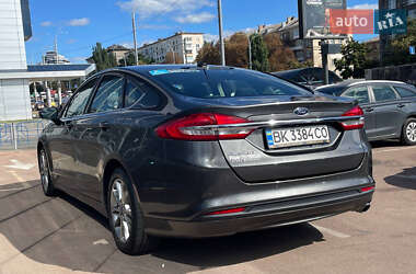 Седан Ford Fusion 2017 в 
