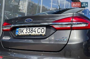 Седан Ford Fusion 2017 в 