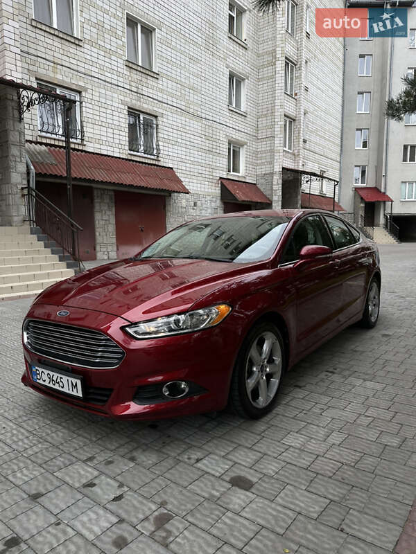 Седан Ford Fusion 2015 в Львові