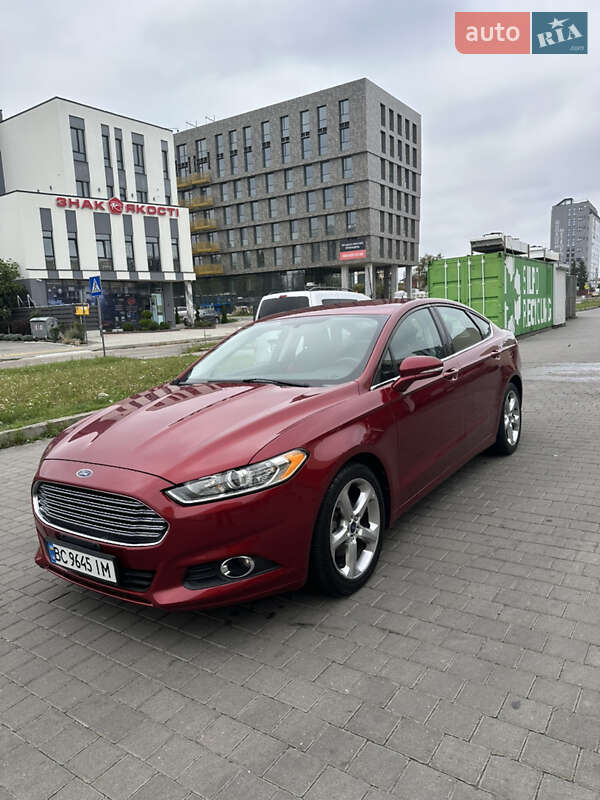 Седан Ford Fusion 2015 в Львові
