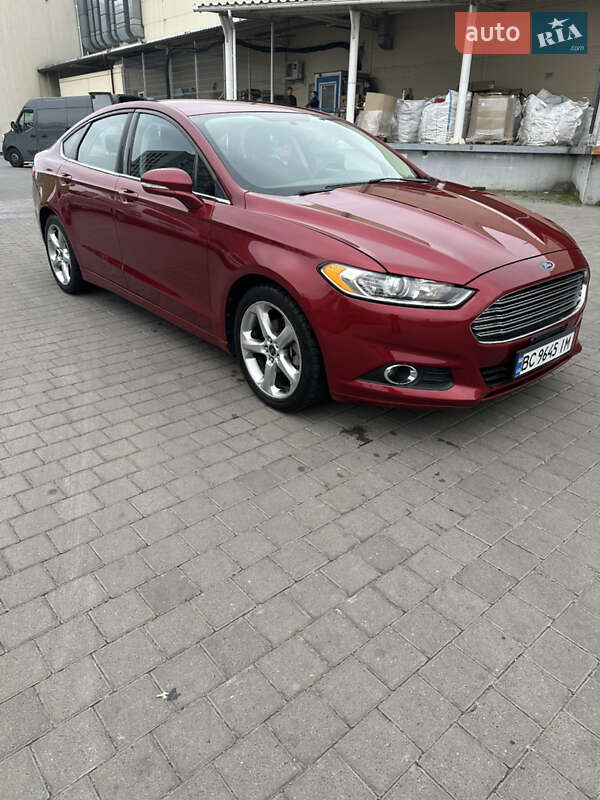 Седан Ford Fusion 2015 в Львові