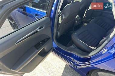 Седан Ford Fusion 2015 в 