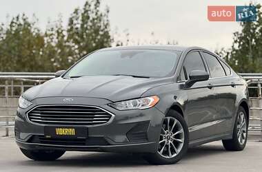 Седан Ford Fusion 2020 в 