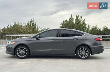 Седан Ford Fusion 2020 в 