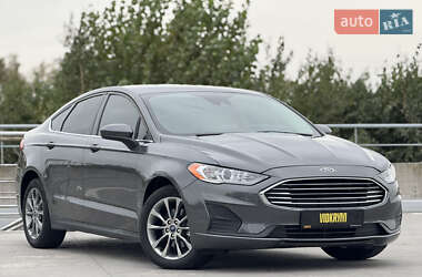 Седан Ford Fusion 2020 в 