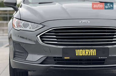 Седан Ford Fusion 2020 в 