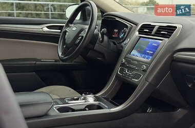 Седан Ford Fusion 2020 в 