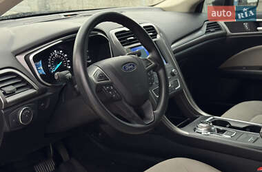 Седан Ford Fusion 2020 в 