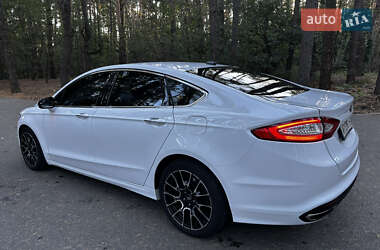 Седан Ford Fusion 2014 в 