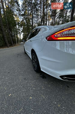 Седан Ford Fusion 2014 в 