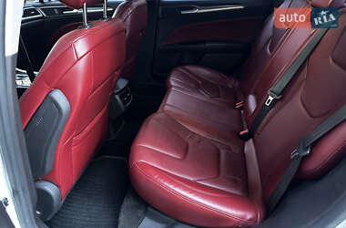 Седан Ford Fusion 2014 в 