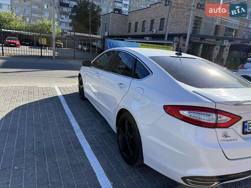 Седан Ford Fusion 2015 в Олександрії