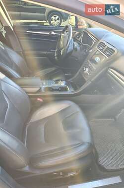 Седан Ford Fusion 2017 в 