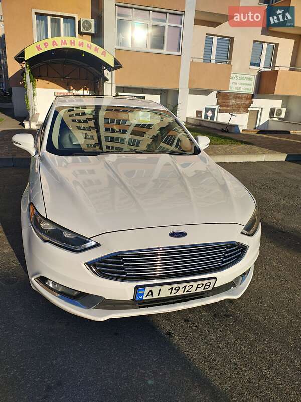 Седан Ford Fusion 2017 в 