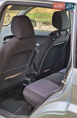 Хетчбек Ford Fusion 2010 в 