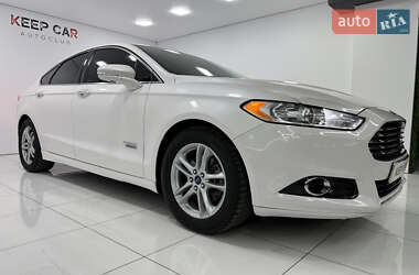 Седан Ford Fusion 2015 в 