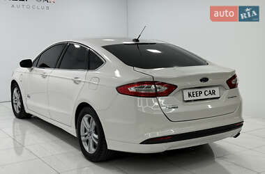 Седан Ford Fusion 2015 в 