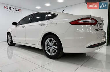 Седан Ford Fusion 2015 в 