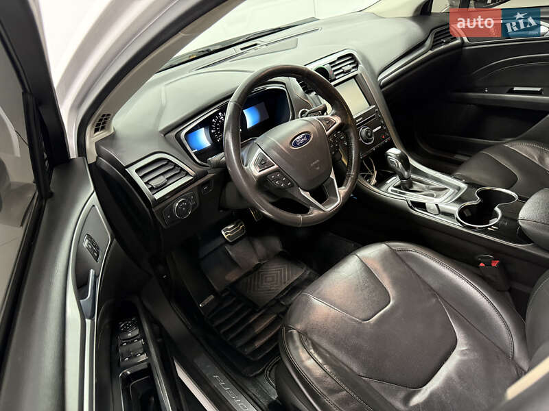 Седан Ford Fusion 2015 в Одесі